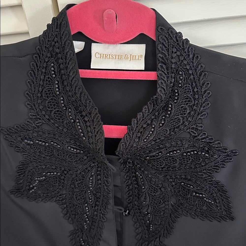 Gorgeous black lace beaded blouse NWT 12P
